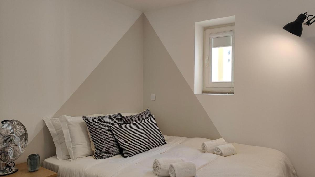 Chiado Modern Attic Duplex 2-bedroom Apartment Lissabon