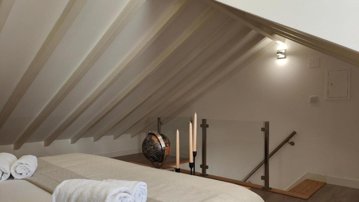 Apartment Chiado Modern Attic Duplex 2-bedroom Lissabon